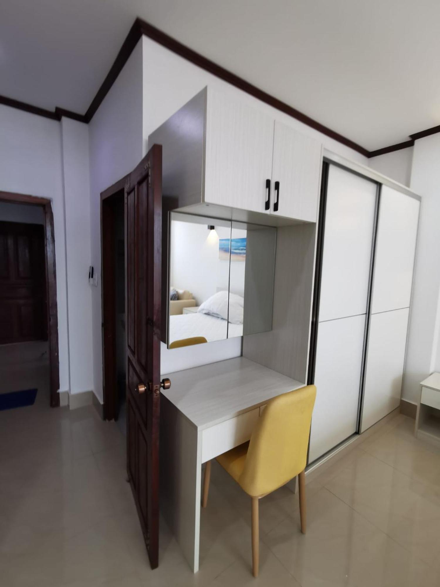 Artist Golden Loft Paris - Vientiane Homestay Duplex Triplex Экстерьер фото
